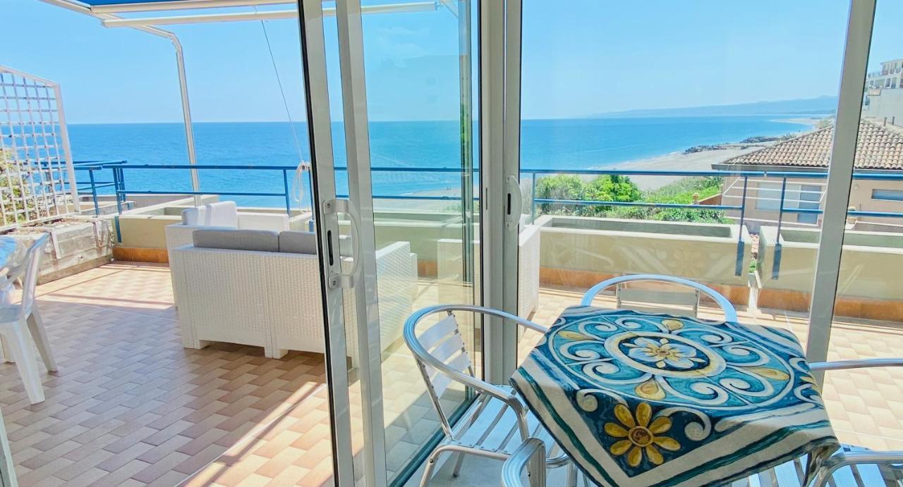The Dream - Seafront Loft Apartment จีอาร์ดีนี นักซอส ภายนอก รูปภาพ